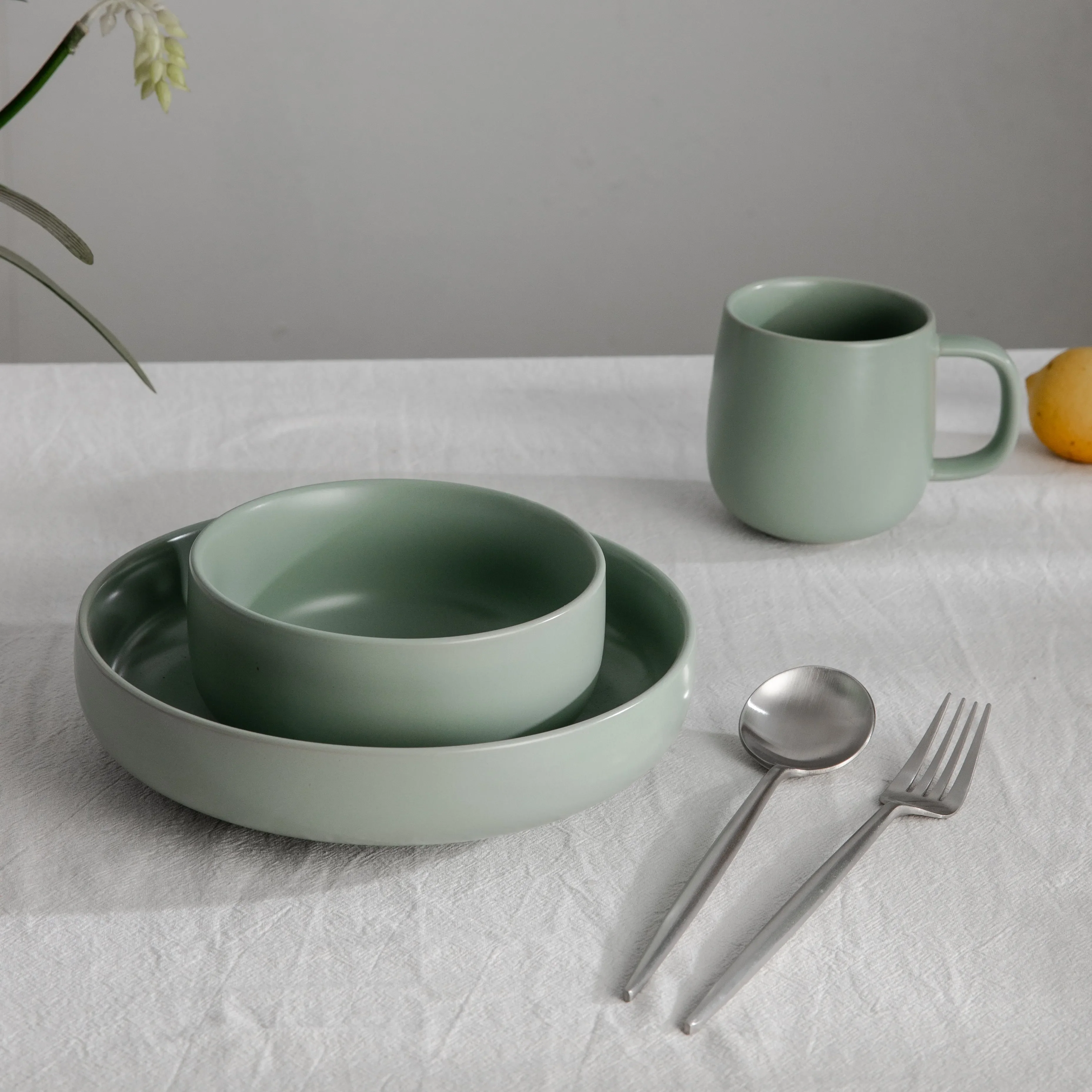 Gilded Serving Utensils & Salad Servers - Image 10
