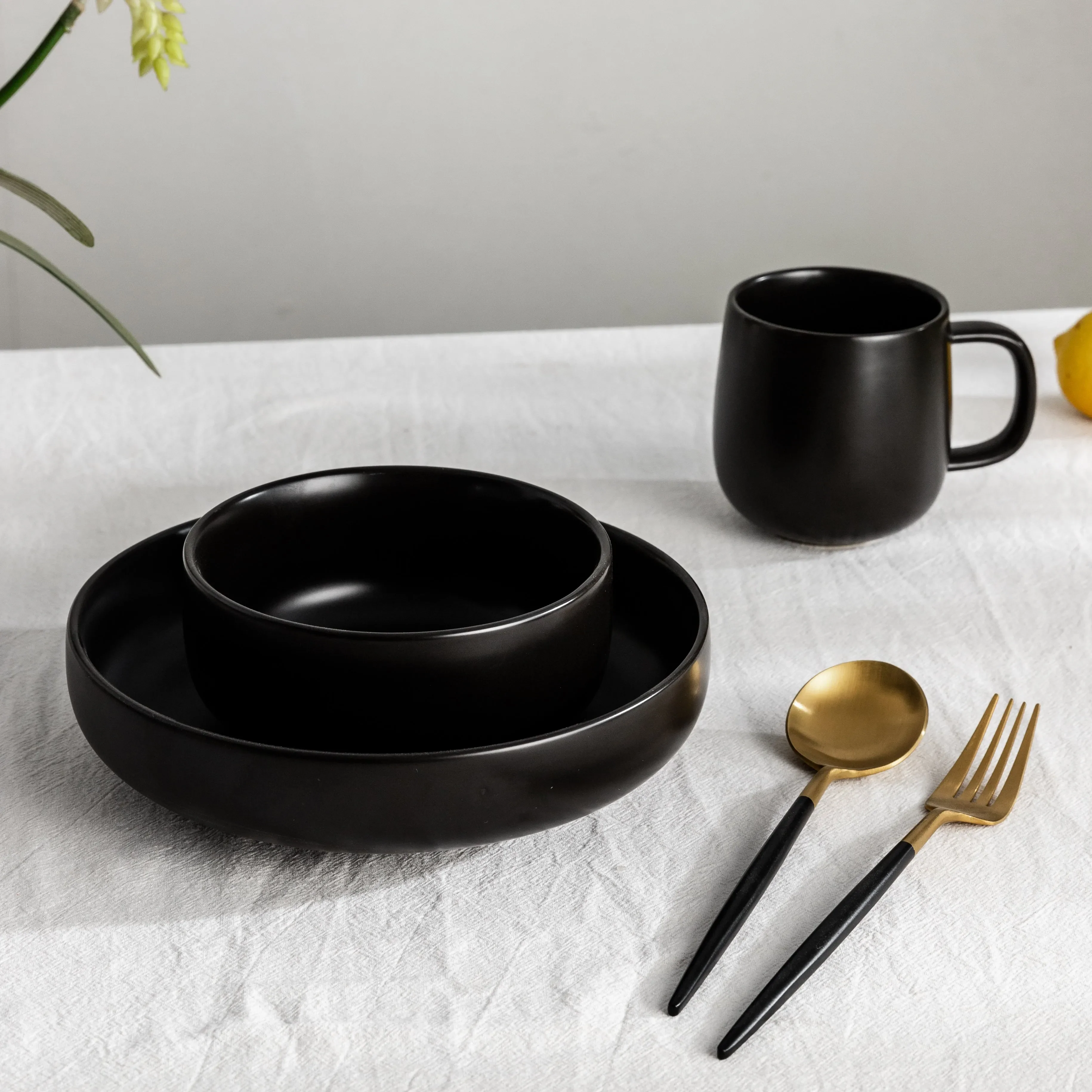 Gilded Serving Utensils & Salad Servers - Image 12