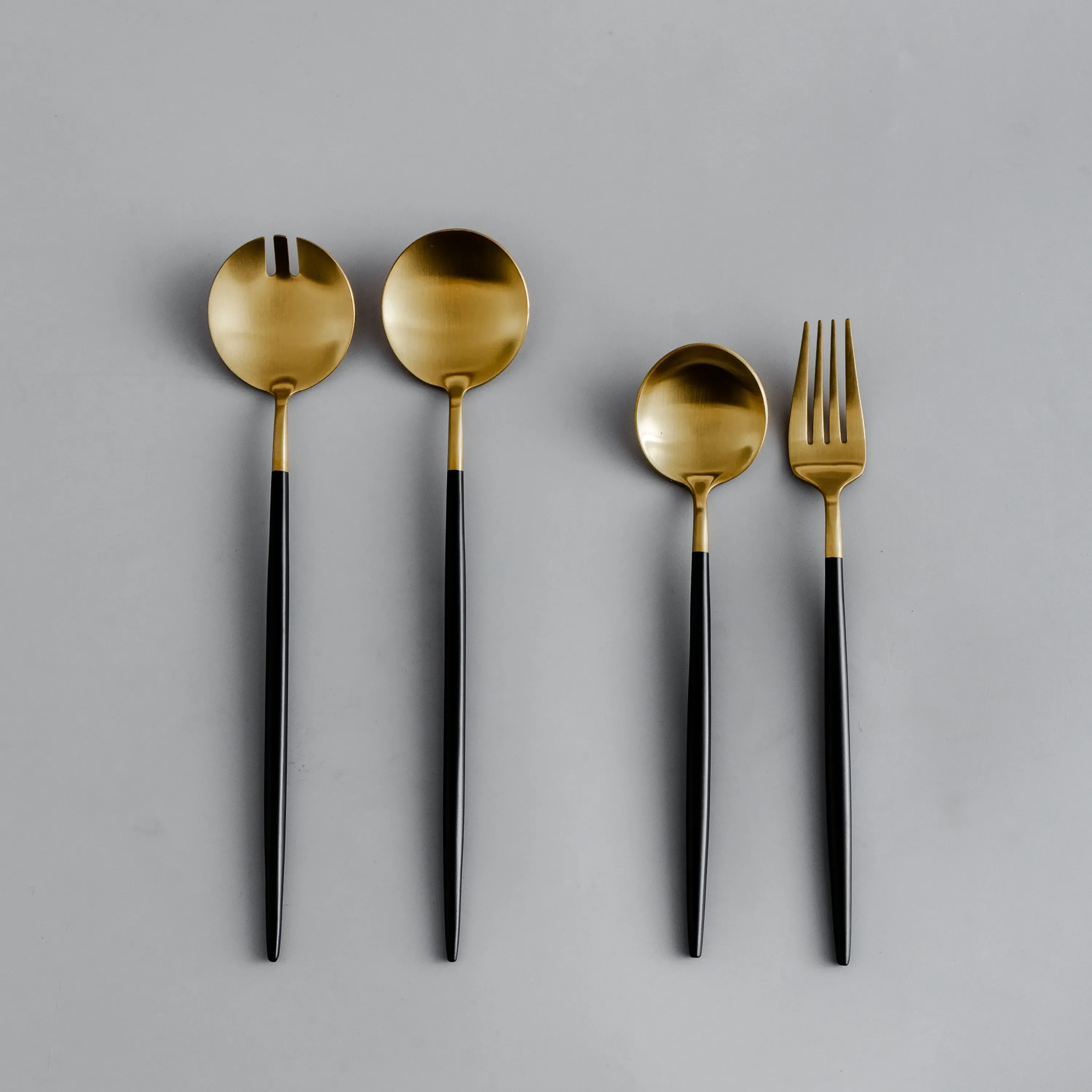 Gilded Serving Utensils & Salad Servers - Image 31
