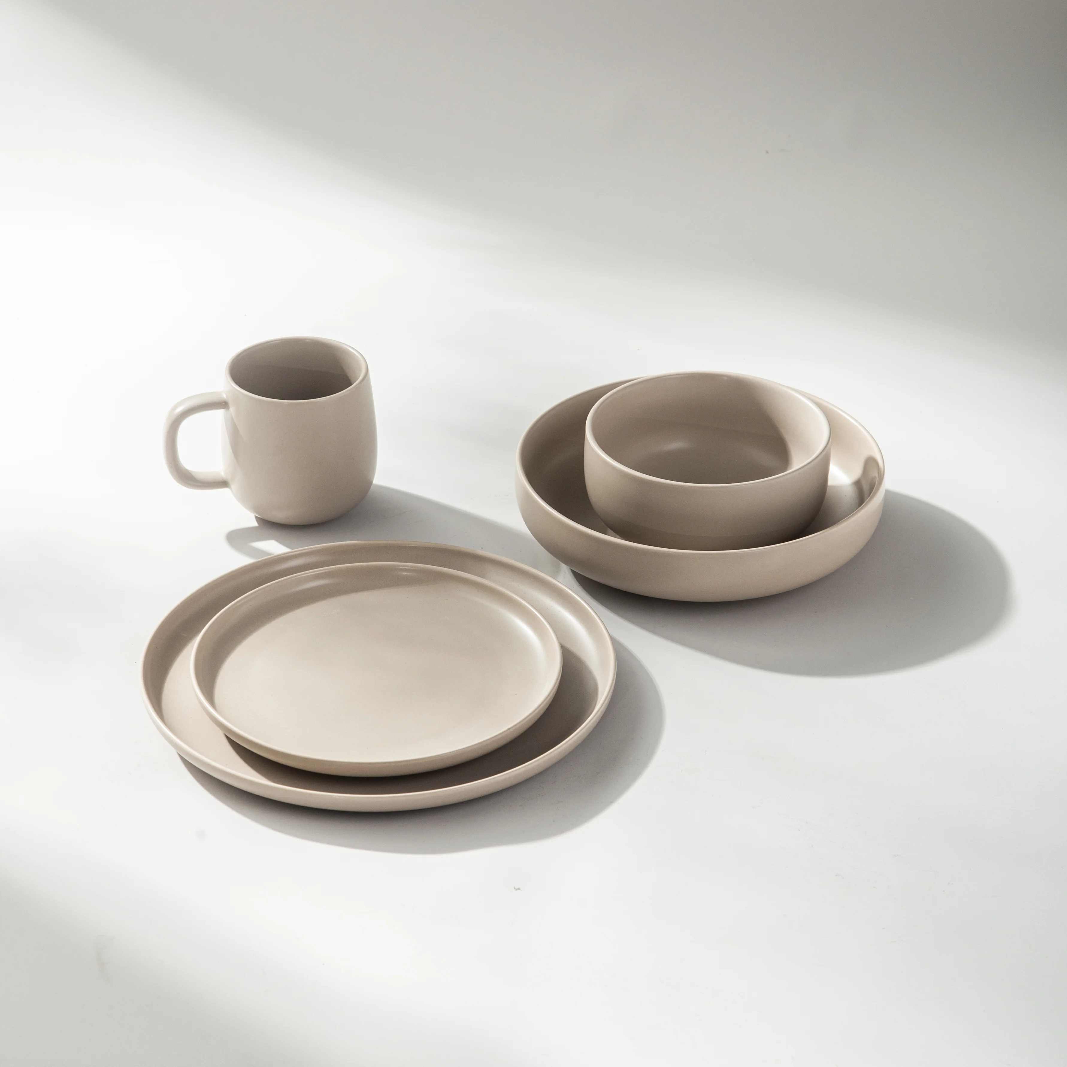 Minimalist Dinner Plate - Image 23